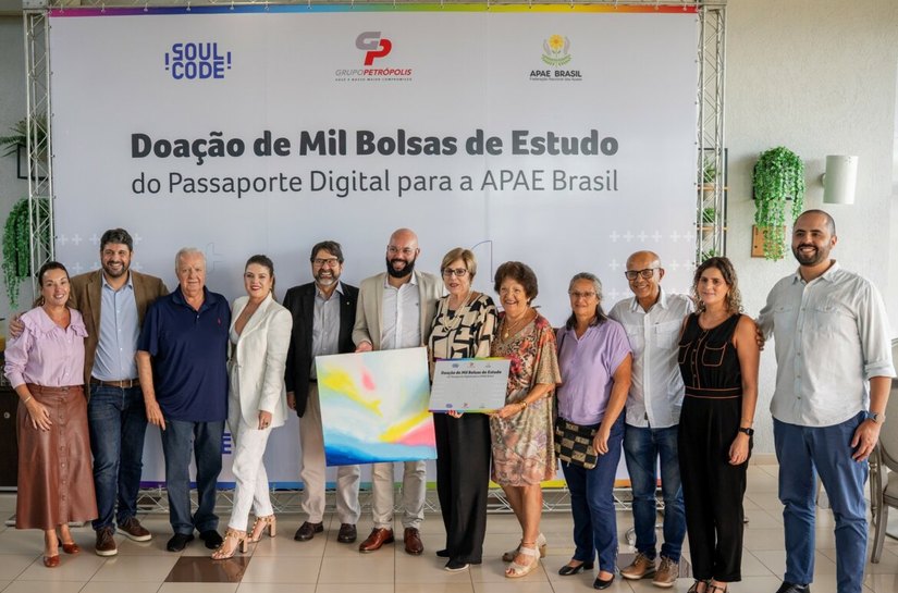 Grupo Petrópolis doa mil bolsas de estudo em tecnologia para familiares de pessoas com deficiência atendidas pela Apae