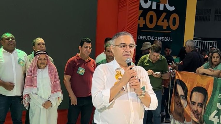 João Caldas entrega ao candidato Rodrigo Cunha projeto “Nova União”