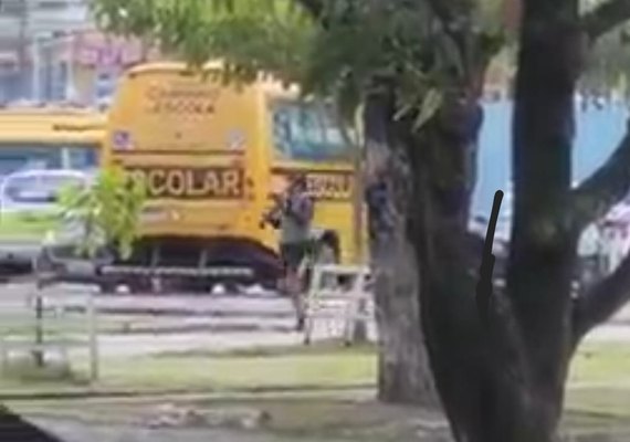 Militar filmado correndo armado no Cepa será investigado em Maceió