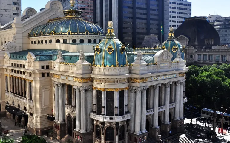 Teatros municipais do Rio recebem  65% a mais de público do que em 2024; entenda