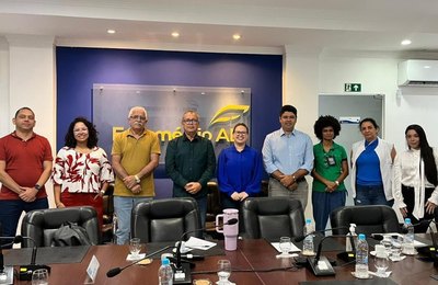 Alurb se reúne com Fecomércio para intensificar fiscalização em farmácias da capital