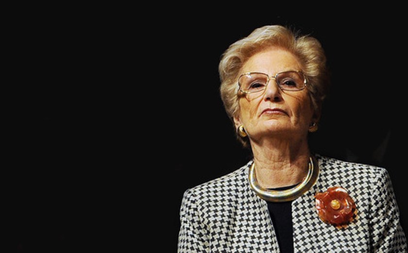 Presidente da Itália nomeia sobrevivente de Auschwitz como senadora vitalícia
