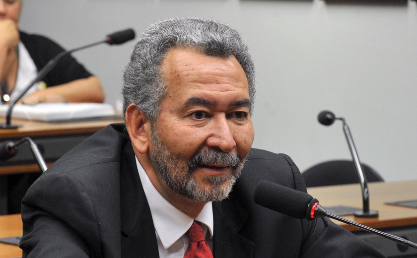 Paulão quer comissão da SDH para investigar violência contra jovens em Alagoas