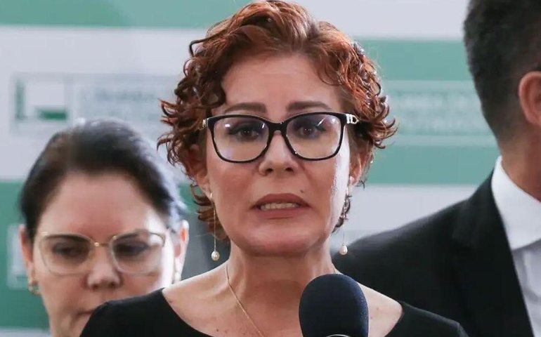 Mídia: polícia italiana sabe onde está a deputada Carla Zambelli