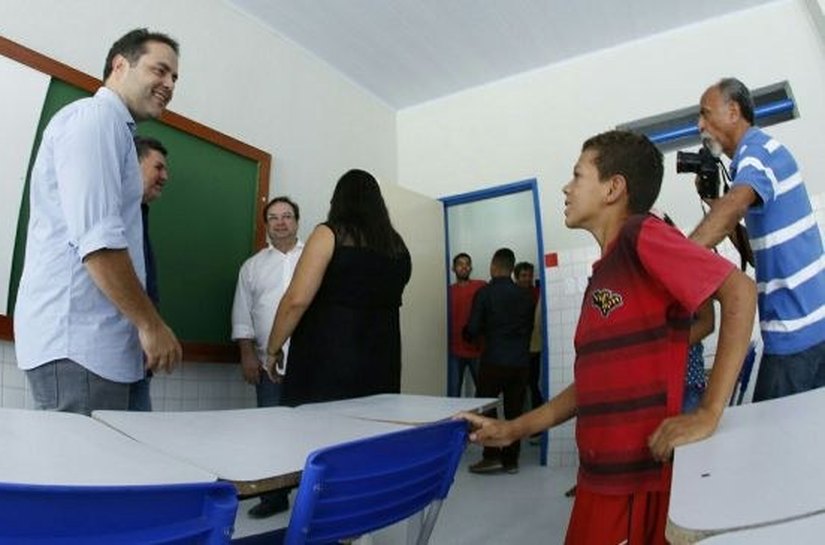Estado entrega escola e garante ginásio poliesportivo em Pindoba