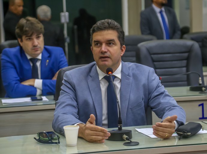 Rui Palmeira defende diálogo com permissionários diante de alteração no Mercado do Jaraguá