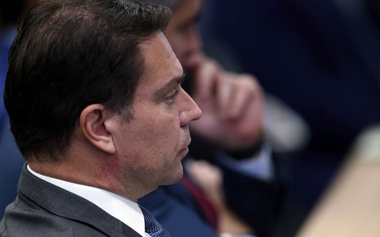 Líder do PT aciona STF e Câmara para questionar saída de Ramagem do país