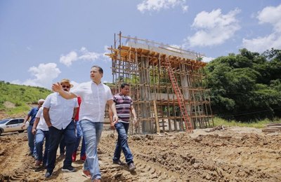 Governador Renan Filho inspeciona rodovia entre Rio Largo e Satuba 