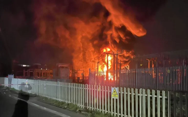 Aeroporto Heathrow, em Londres, ficará fechado nesta sexta-feira por causa de incêndio