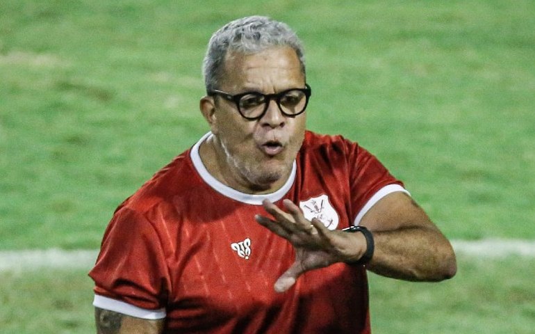 Hélio dos Anjos valoriza semana ‘livre’ para treinar Ponte e recuperar grupo