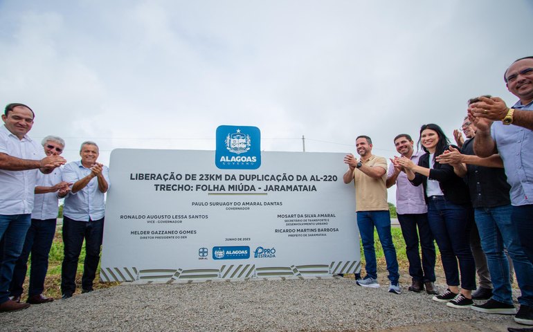 Governador entrega em Jaramataia trecho 1 da duplicação da rodovia AL-220