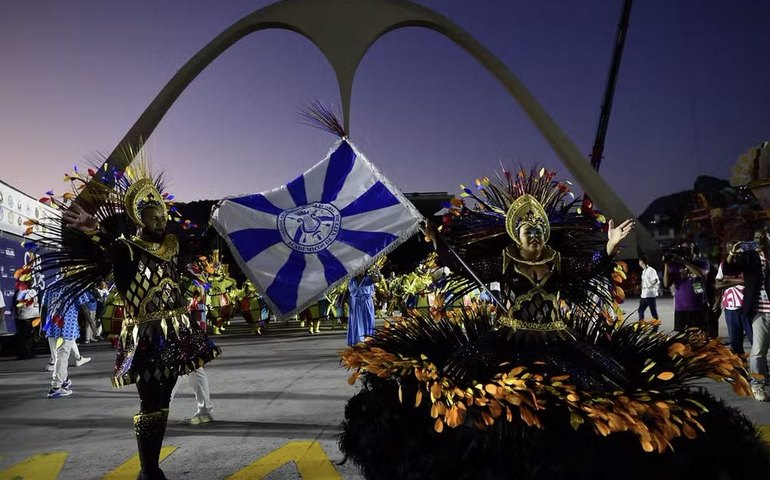 Acadêmicos de Niterói vai desfilar pela 1ª vez no Grupo Especial
