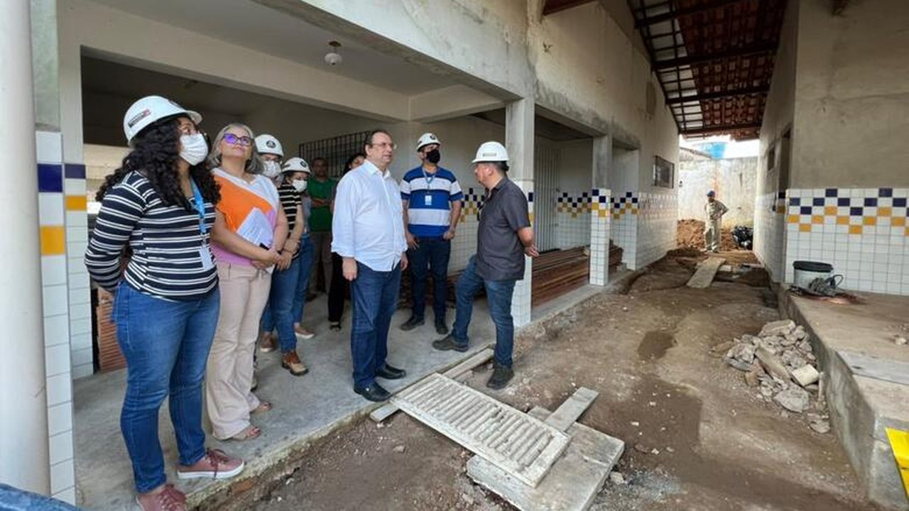 Prefeito Luciano visita escolas em obras e destaca investimentos na Educação