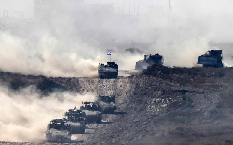 Integrante do Departamento de Estado que se demitiu em ato contra guerra em Gaza vê 'quebra de leis' em envio de armas a Israel