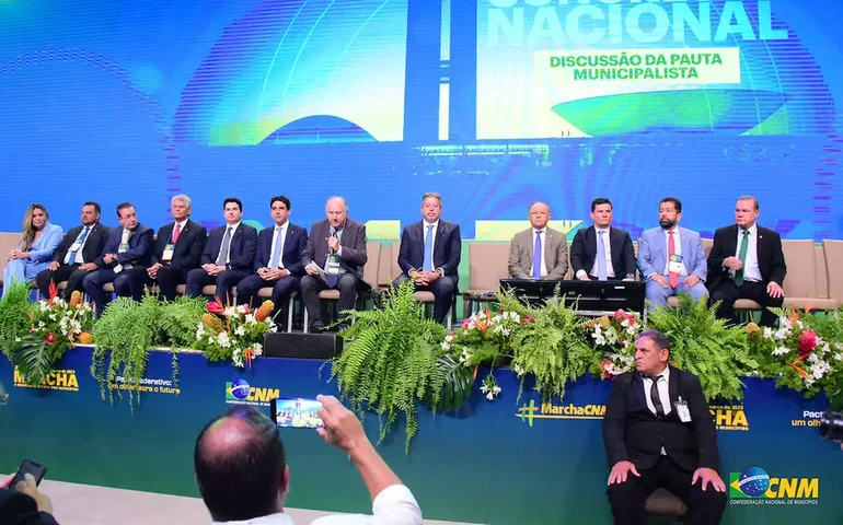 CNM alerta para pautas-bombas em votação nesta semana, com impacto de R$ 110 bilhões aos Municípios