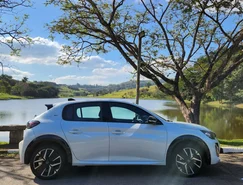 Peugeot 208 2026 tem conjunto de soluções voltadas ao uso cotidiano - Sérgio Dias (2).jpeg 