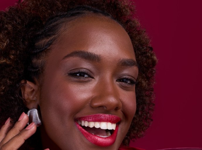 Avon traz lançamentos e se consolida como a marca de maior portfólio de maquiagem de longa duração