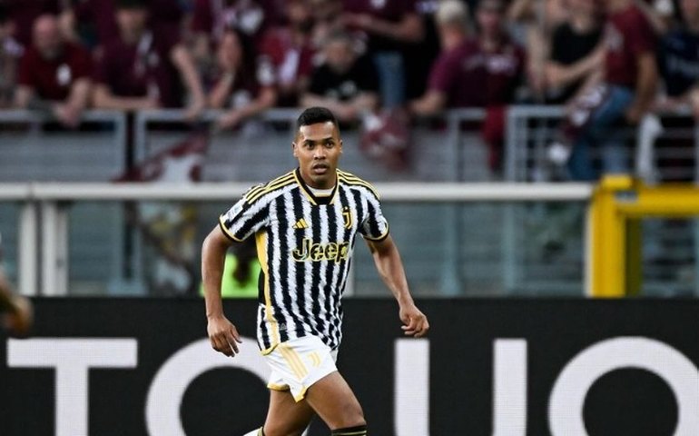 Presidente vê Alex Sandro 'muito distante' do São Paulo: 'Está pensando em continuar na Europa'
