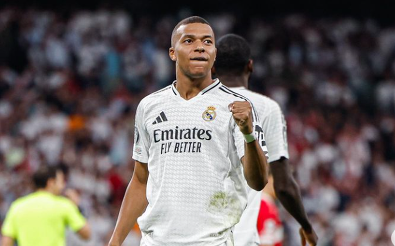Mbappé é criticado pela imprensa francesa por ir a boate na Suécia: 'Tire a braçadeira'
