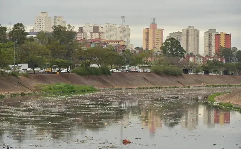 Por que mancha de poluição do Rio Tietê é a maior em mais de uma década?