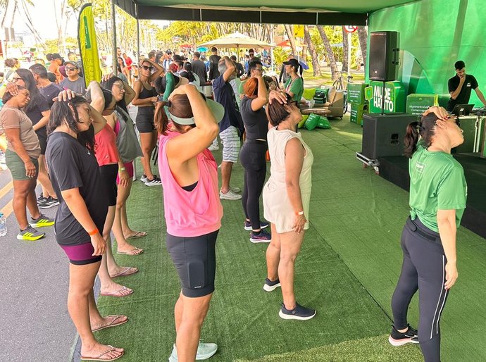 Manhã de movimento e bem-estar marca ação da Unimed Maceió na orla da Ponta Verde