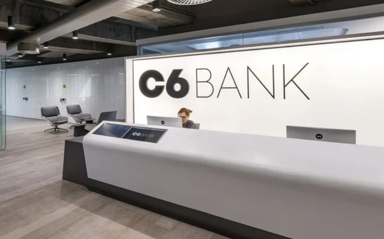 C6 Bank tem lucro de R$ 1,049 bi no 1º semestre e prevê ganho recorde para 2025