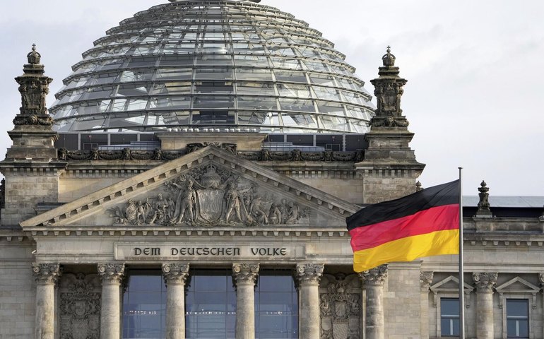 Apesar dos crimes de guerra israelenses, Berlim enviou armas a Israel, afirma mídia alemã