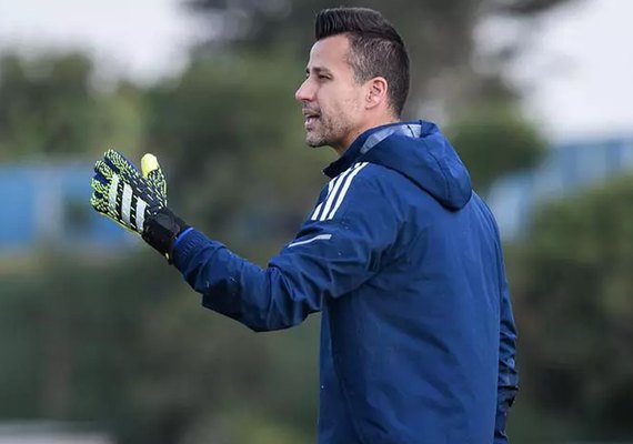 Goleiro Fábio revela acerto com o Fluminense e já projeta trabalho com Abel Braga
