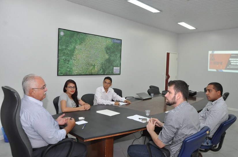 Rogério recebe organizadores do III Encontro Regional dos Estudantes do Campo de Públicas