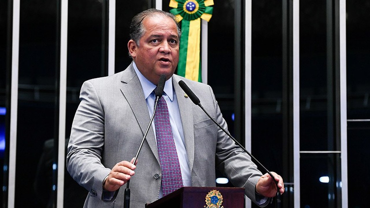 Eduardo Gomes anuncia comissão para estudar projeto sobre inteligência artificial
