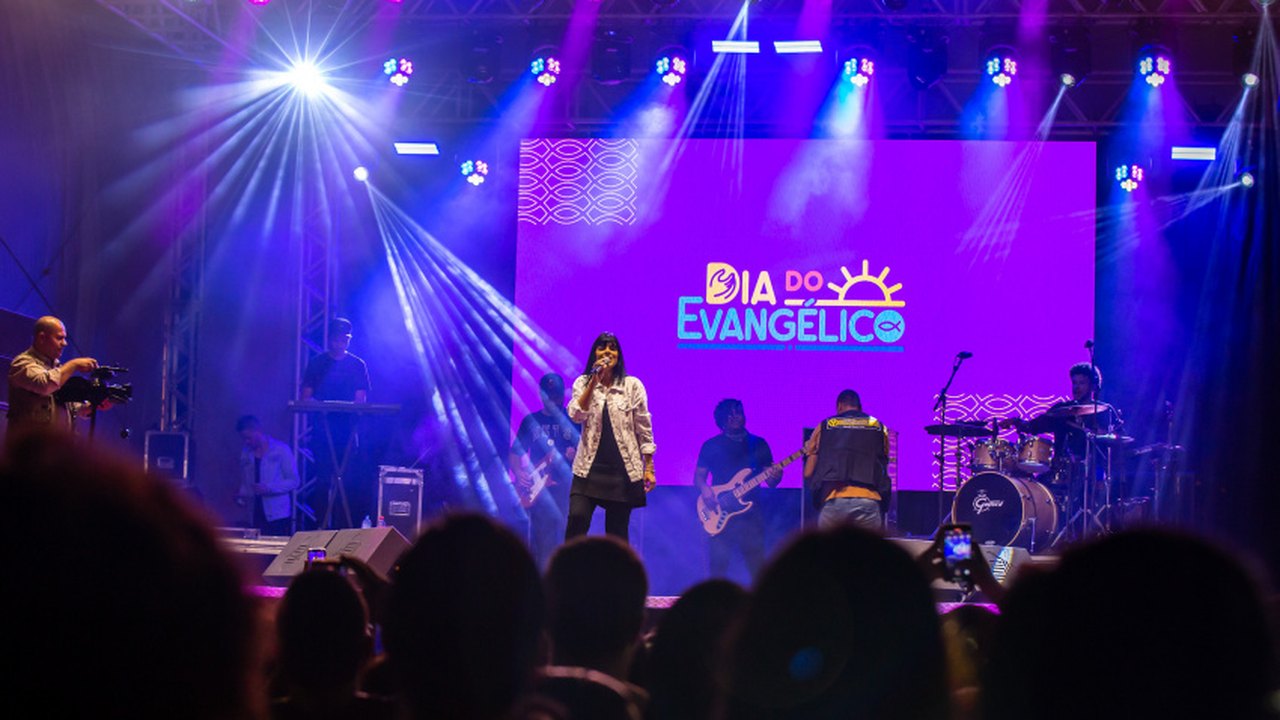 Fiéis prestigiam primeira noite de comemorações ao Dia do Evangélico