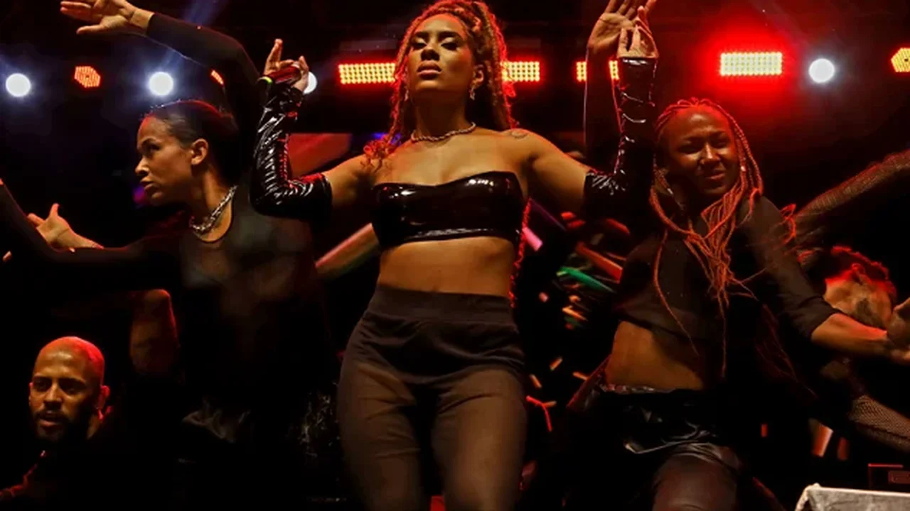 Bela Maria promove primeiro álbum e amplia espaço no R&B brasileiro