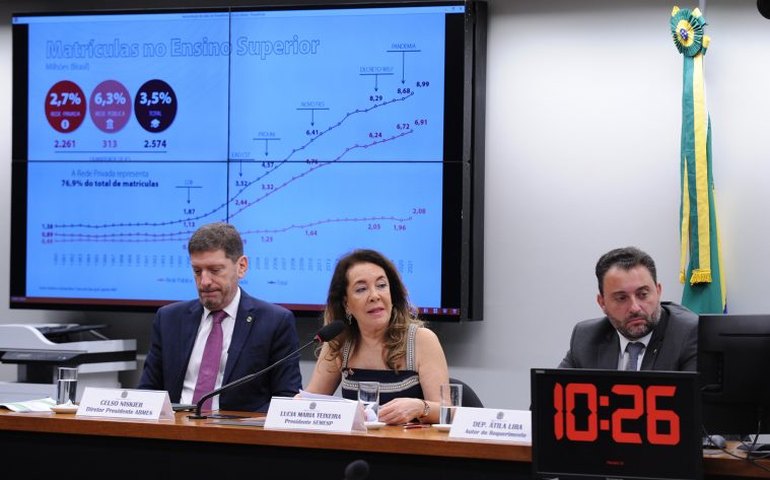 Financiamento estudantil é fundamental para ampliar o ensino superior, defendem debatedores