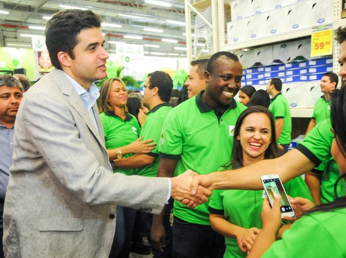 Incentivo à instalação de empresas gera empregos em Maceió