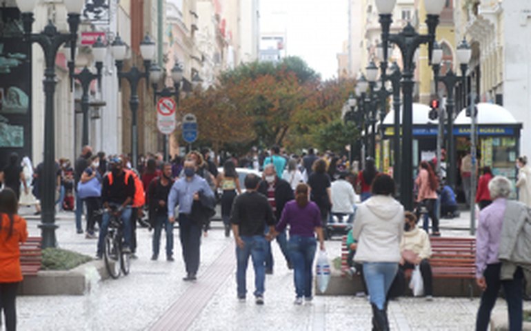 Mesmo com regras de isolamento mantidas, RJ apresenta movimento intenso nesta 3ªF