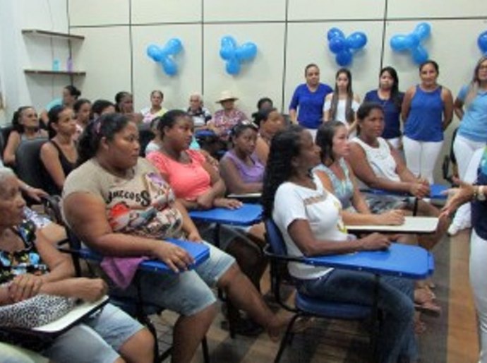 Novembro Azul é tema de encontro de mães no Lar São Domingos
