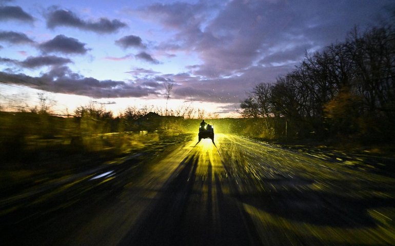 Exército russo atinge aeródromo militar e empresa de defesa na Ucrânia, relata MD