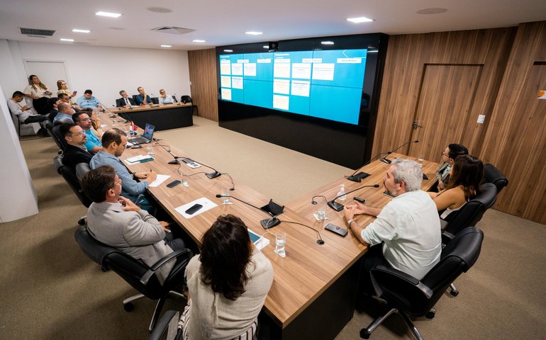 Paulo Dantas viaja ao Uruguai para fortalecimento da estratégia digital de Alagoas