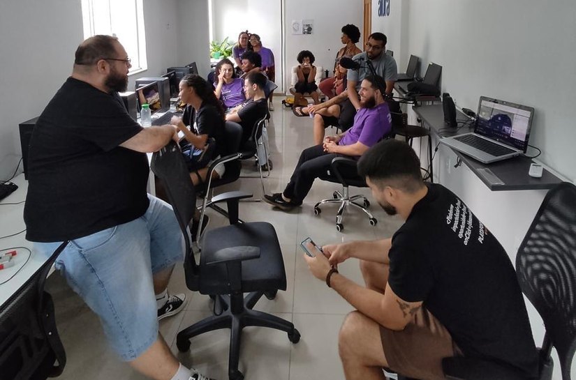 Jovens de baixa renda de todo Brasil terão acesso gratuito ao mercado de Tecnologia