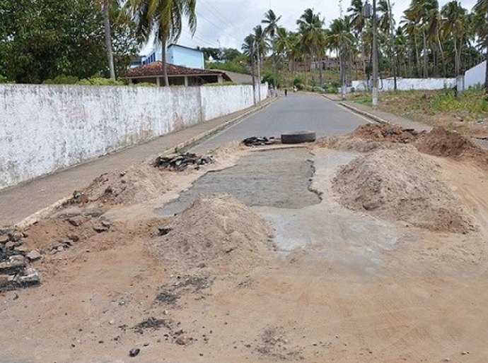 Tubulações de água recebem reparo na zona urbana de Coruripe