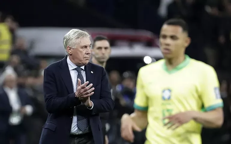 Brasil bate Paraguai e presenteia Ancelotti com vaga na Copa