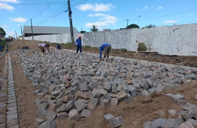 Prefeitura de Palmeira inicia obras no José Maia Costa e moradores comemoram