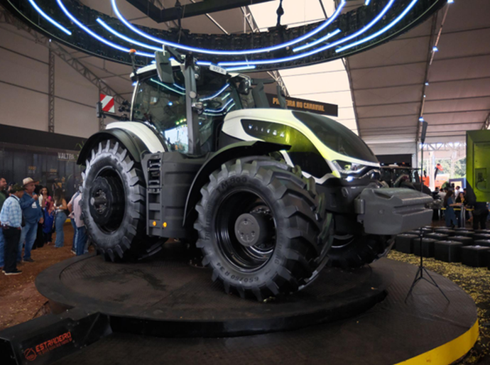 Valtra apresenta inovações em máquinas agrícolas na Coopercitrus Expo 2025