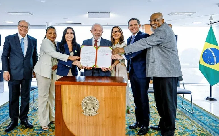 “Força simbólica muito profunda”, diz Lula, sobre decreto que reconhece a cultura gospel como manifestação cultural