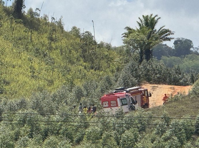 DEA atua em operação de salvamento de idoso em área de difícil acesso em Joaquim Gomes