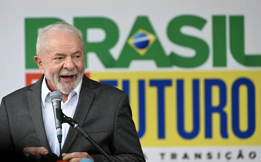 Além do presidente, 27 governadores tomam posse neste domingo