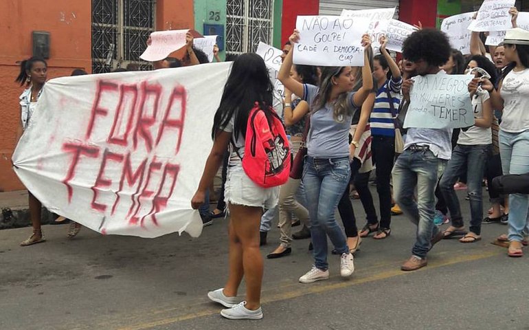 Manifestações pelo Fora Temer reúnem milhares; Estudantes em Palmeira aderem