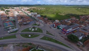 Quatro jovens são baleados dentro de bar em Indiaroba