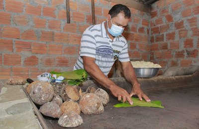 Agricultores familiares recebem apoio da Prefeitura de Penedo para produção e comercialização