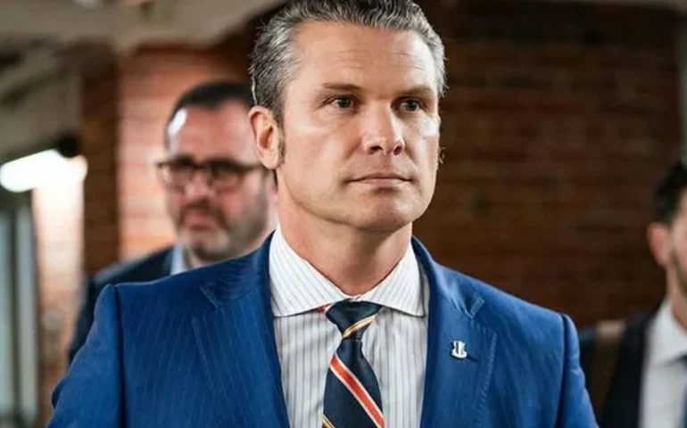 Secretário de Defesa dos EUA chama América Latina de quintal ao criticar influência da China